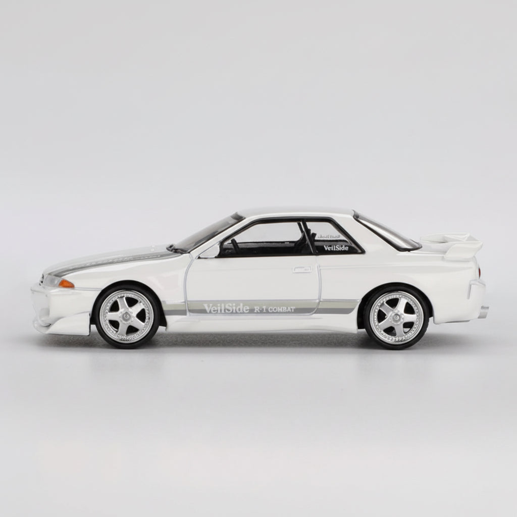 Mini GT 1:64 Nissan Skyline GT-R R32 VeilSide Combat C-1 | White | #1066 | Die-Cast Collectible