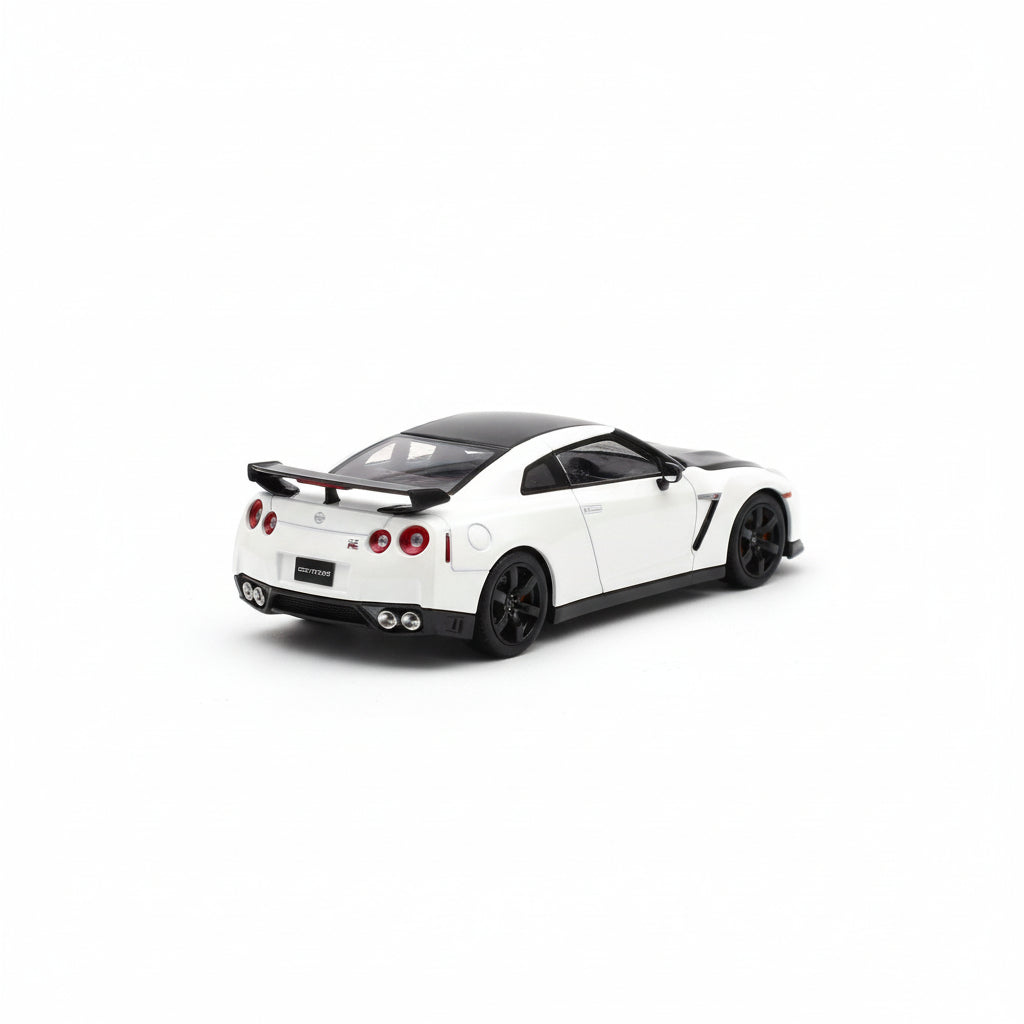 Mini GT 1:64 Nissan GT-R Nismo PDCCGM | White Pearl | Die-Cast Collectible